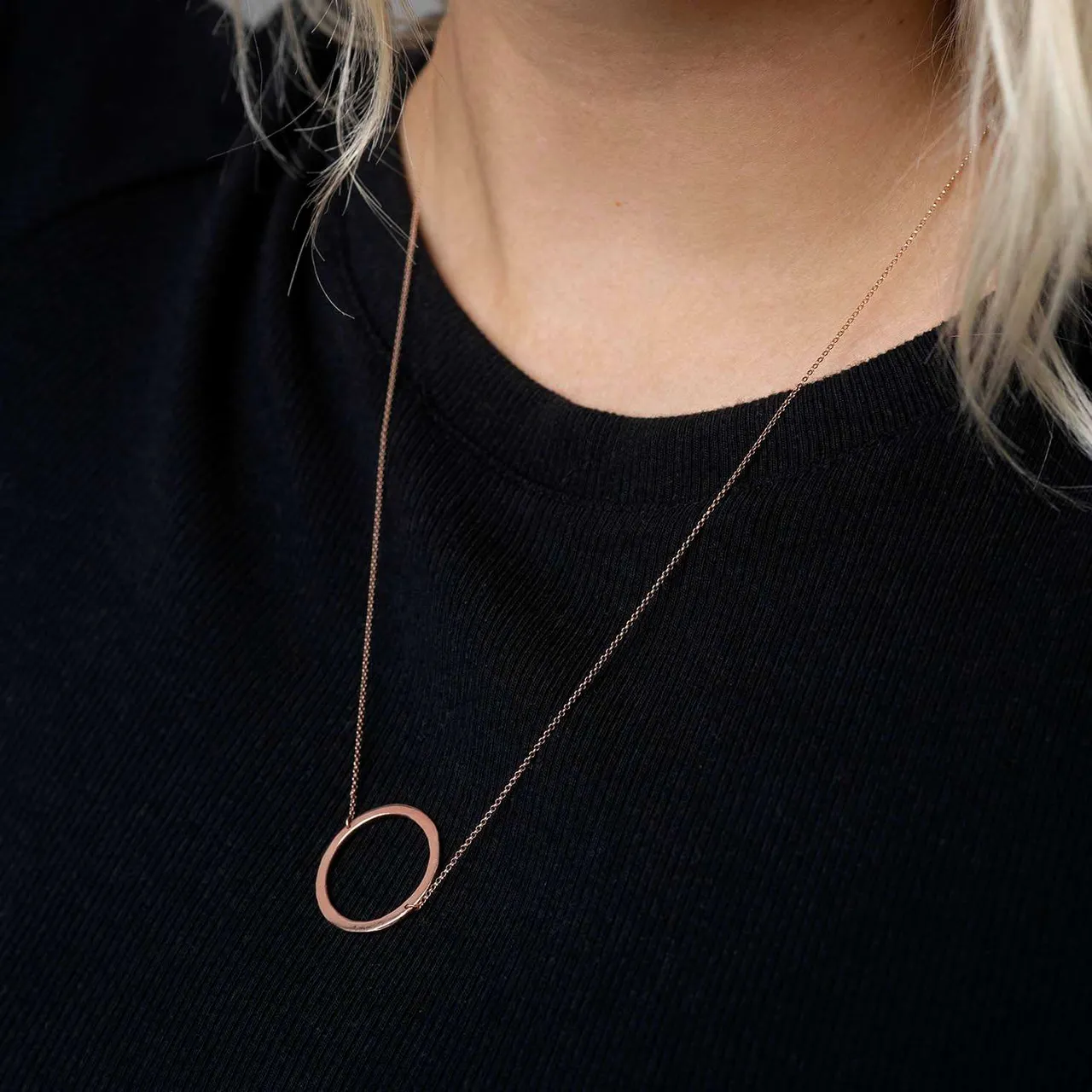 Circular Polished Necklace In Recycled Rose Gold photo 4