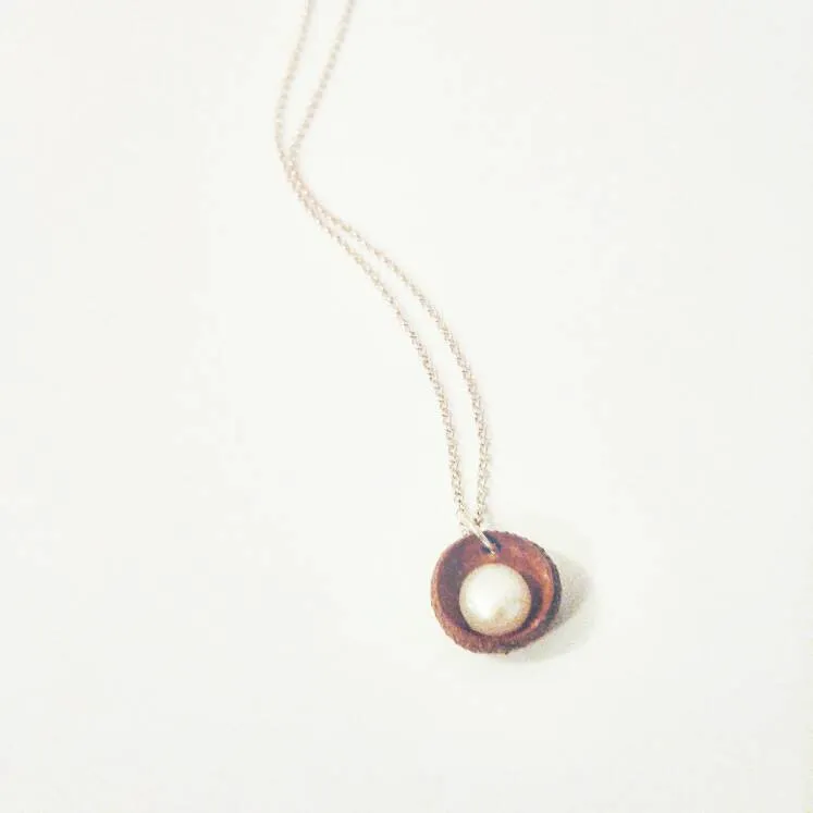 Acorn Pearl Necklace photo 1