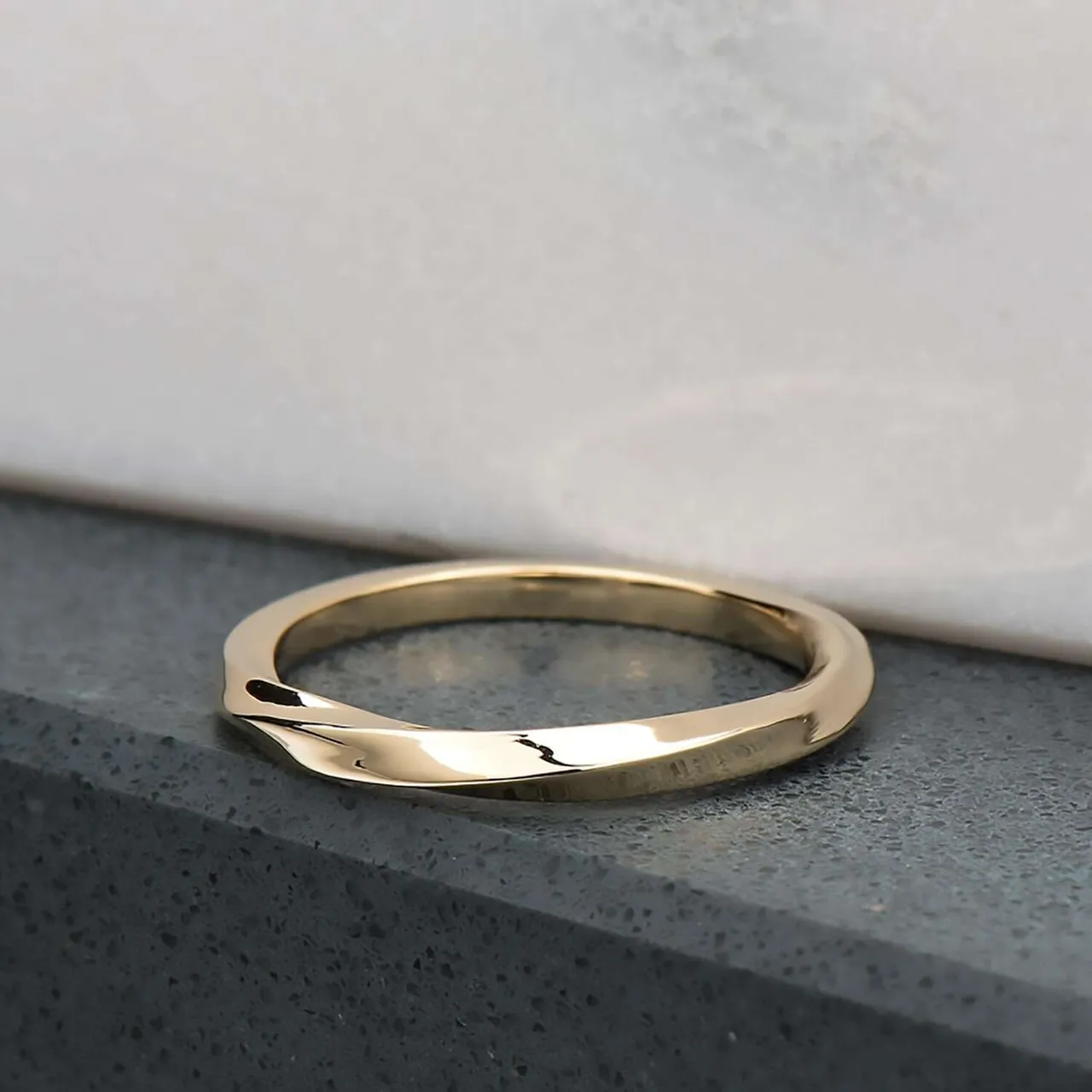 Twist Ring In Yellow Gold photo 5