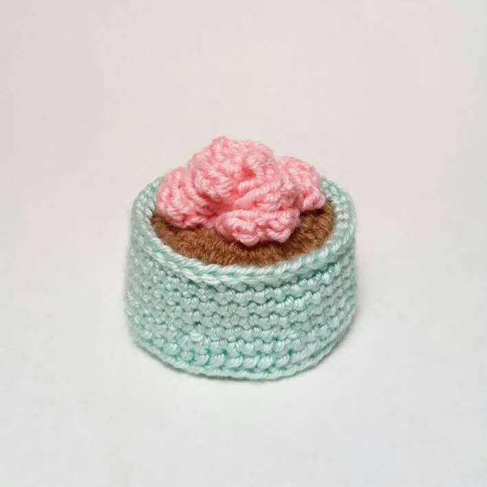 🌸 Pink Crochet Succulent photo 1