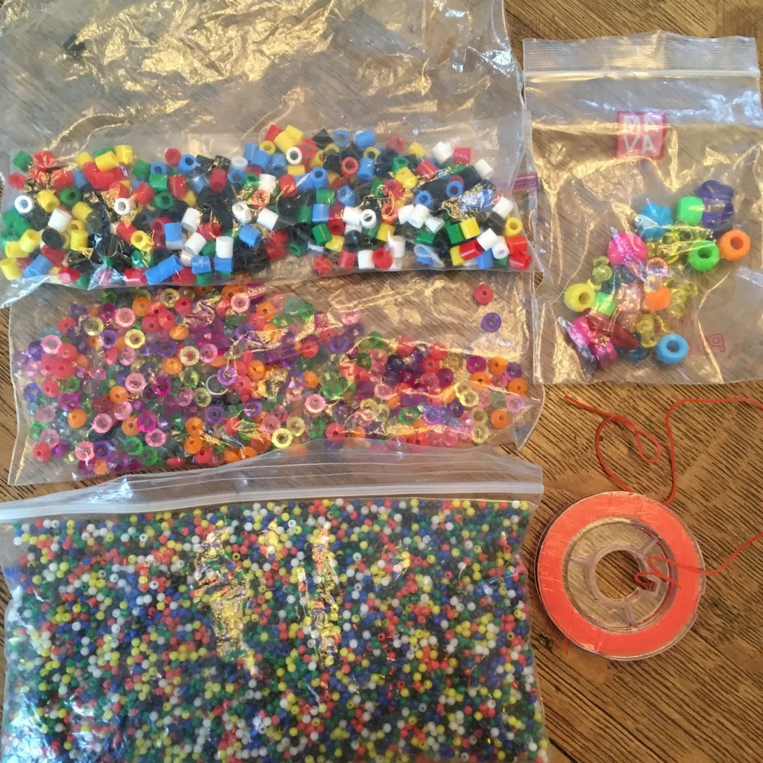 Plastic Beads And Stretchy String photo 1