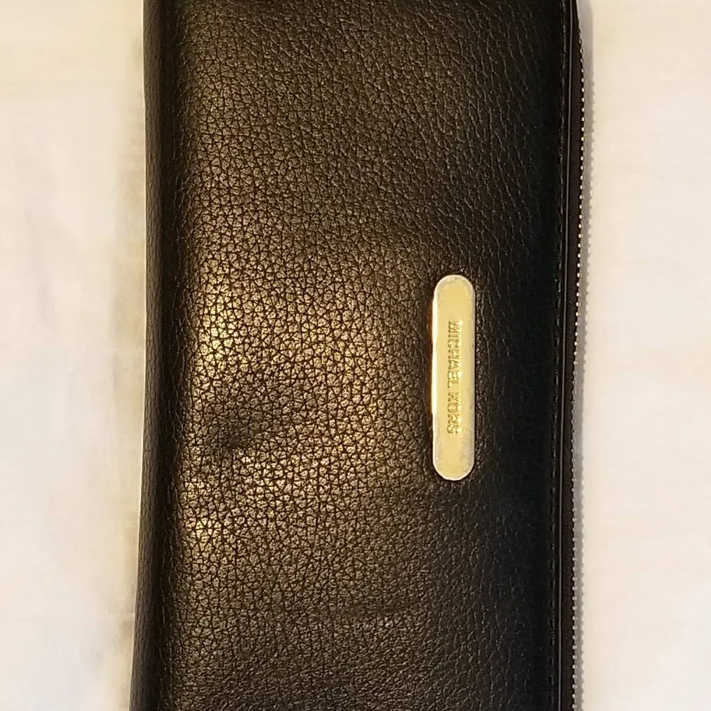 Black Michael Kors Large Zip Wallet photo 1