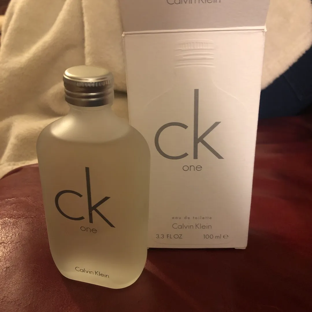 Calvin Klein Perfume photo 1