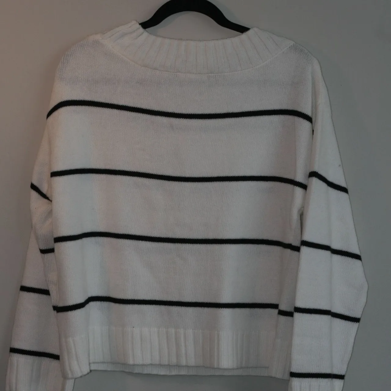 H&M Sweater photo 3