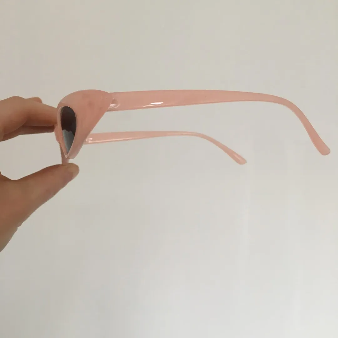 Teeny pink sunglasses photo 4