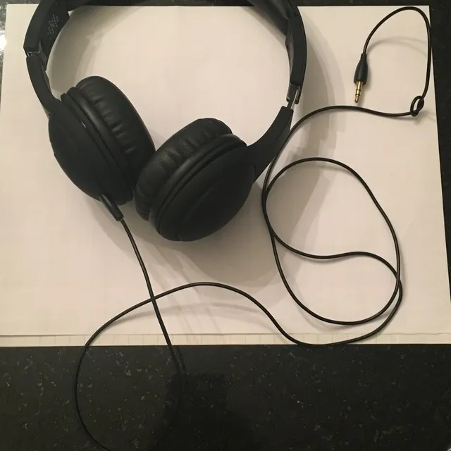 Noise Canceling Headphones photo 1