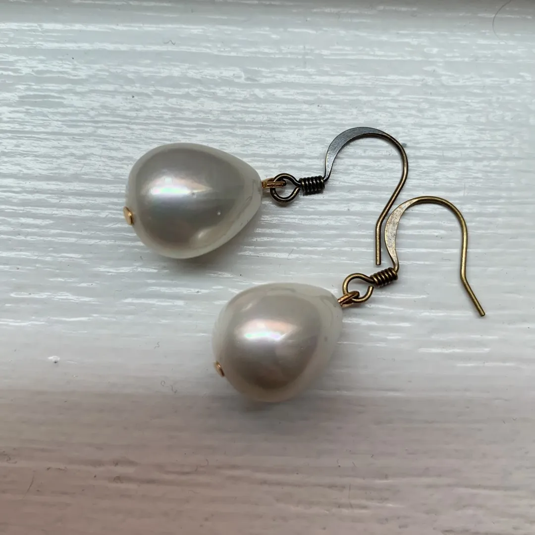 Shell Pearl Earrings photo 1