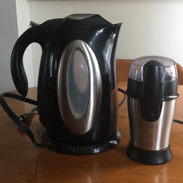 Electric Kettle And Coffee Grinder photo 1
