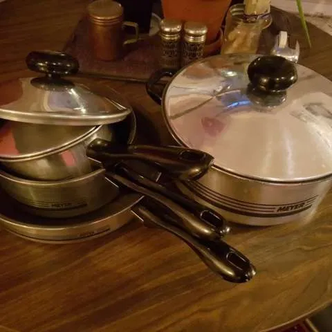 Vintage Meyers Pots And Pans. photo 1