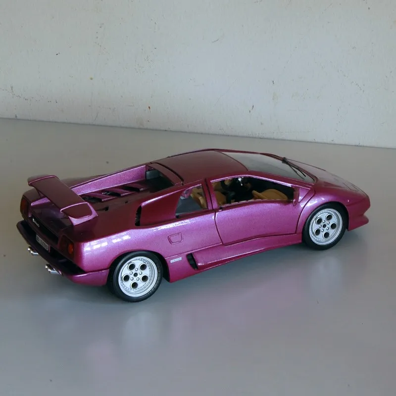 Diecast Car Model 1:18 scale photo 3