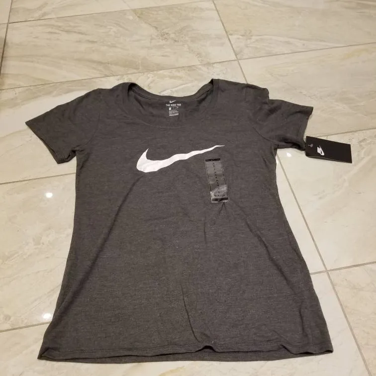 Brand New Nike Tee Shirt photo 1