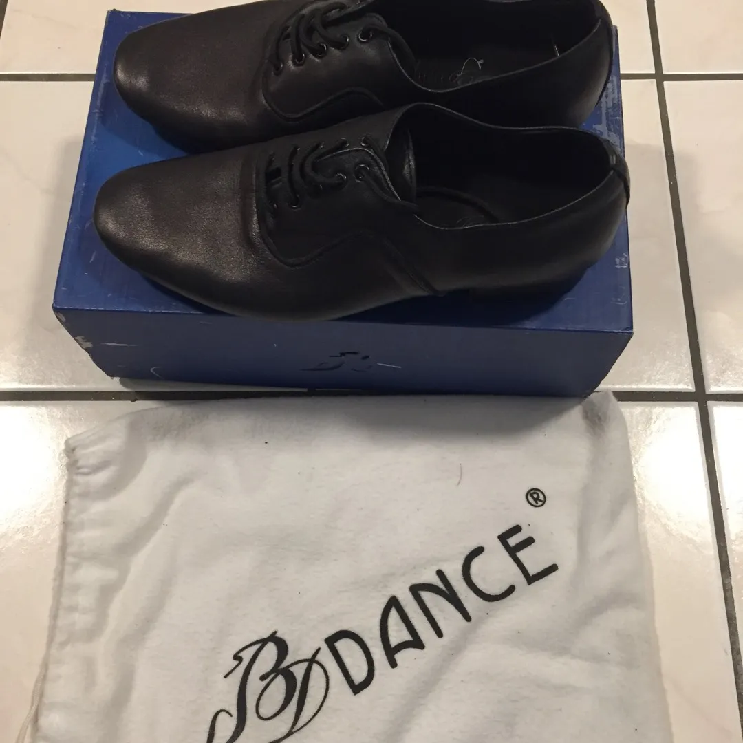 Men’s Dance Shoes Size 7 photo 1