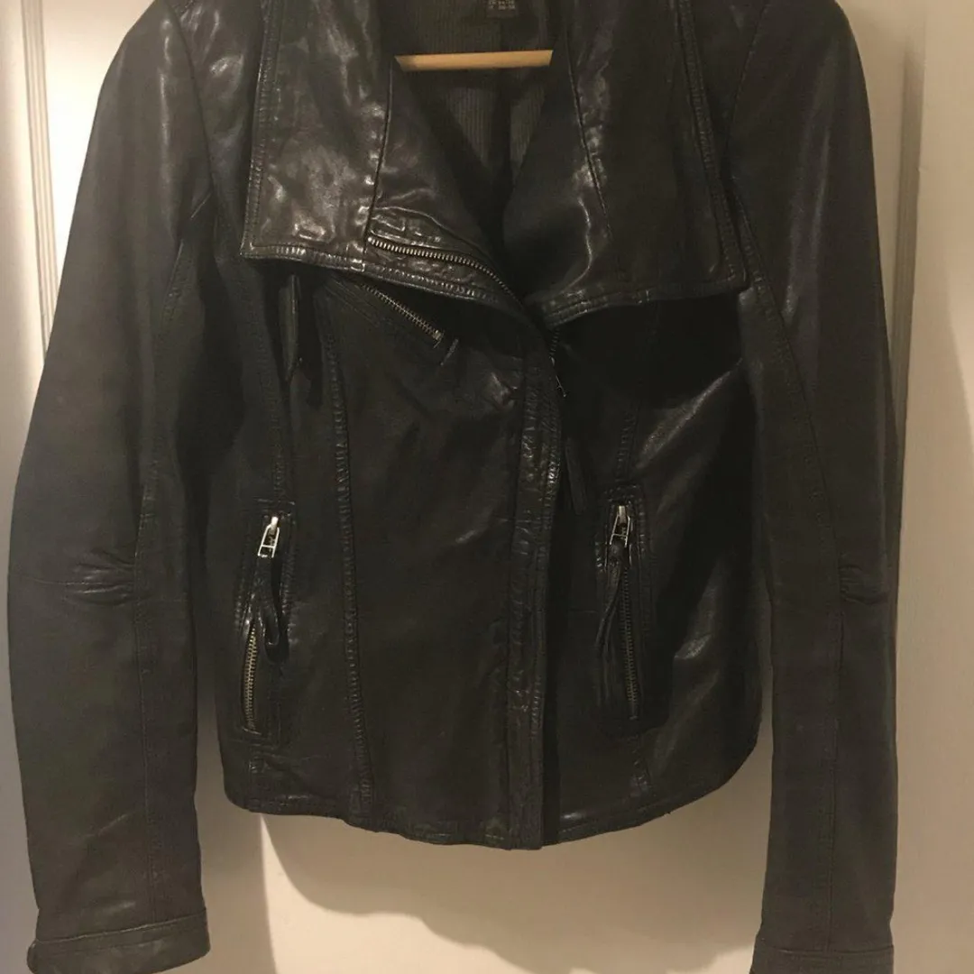 REPOST / #lastchance Danier Black Leather Jacket photo 4