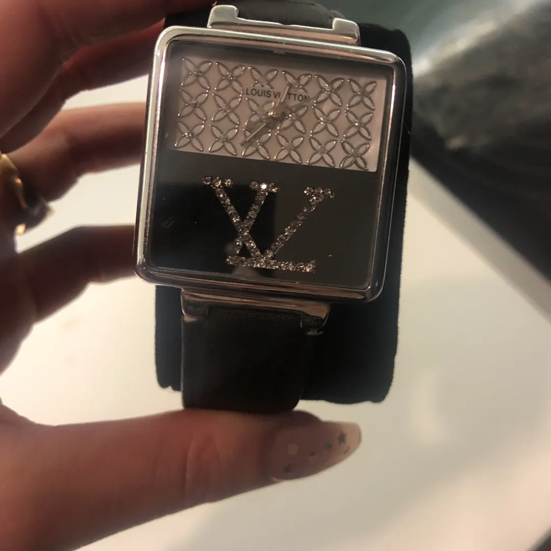 Louis Vuitton Watch photo 4