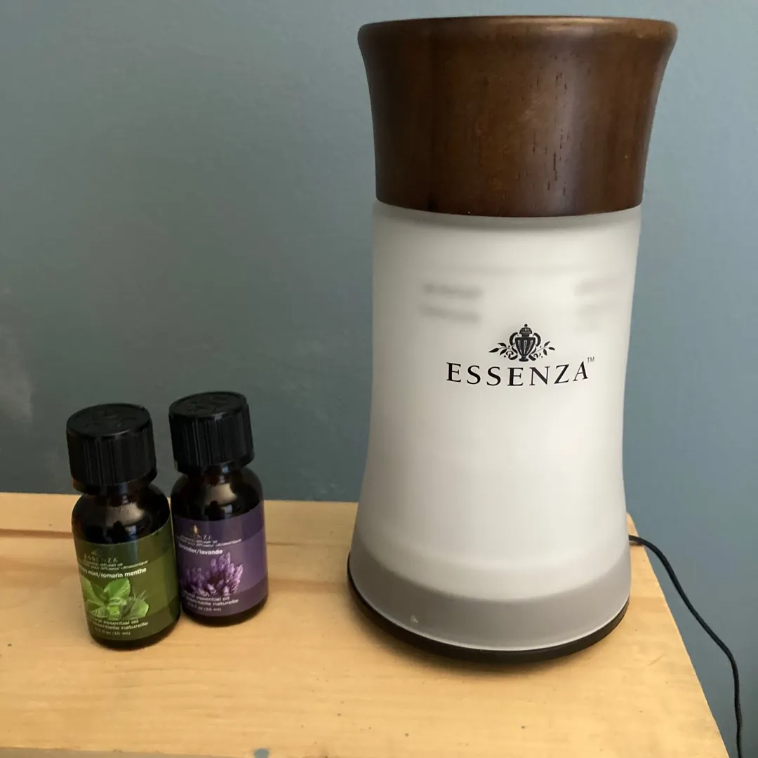 Essenza Essential Oil Diffuser + Oils photo 1