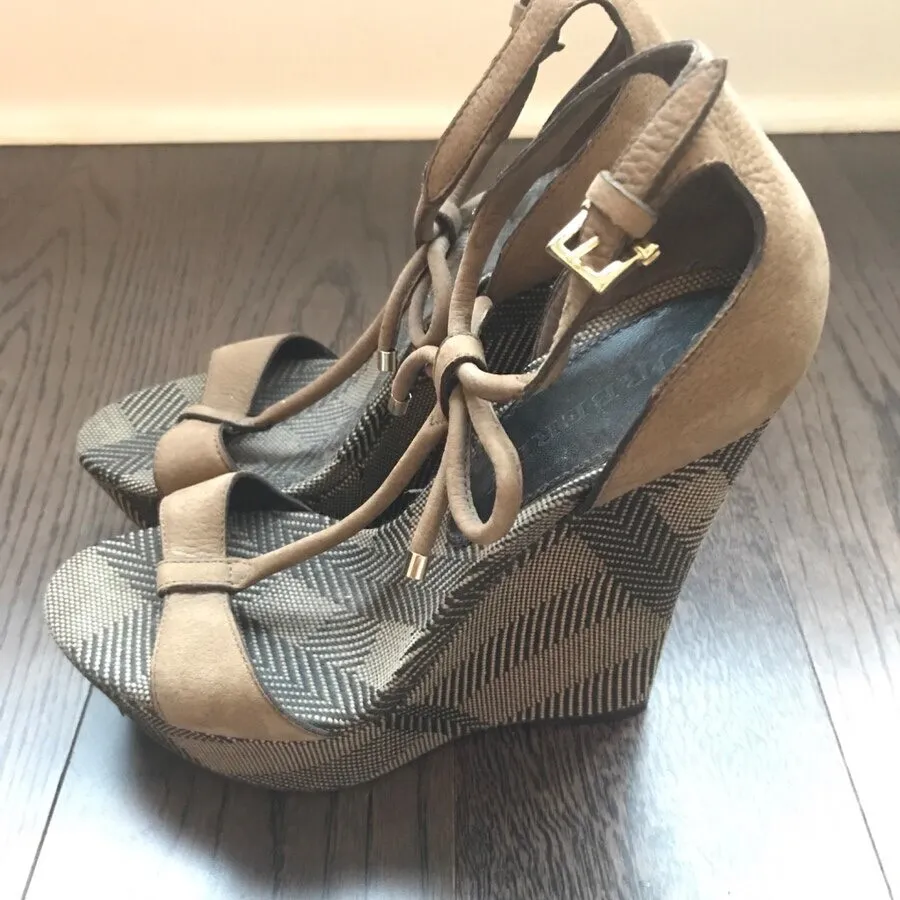 Women’s Burberry Sandals photo 1