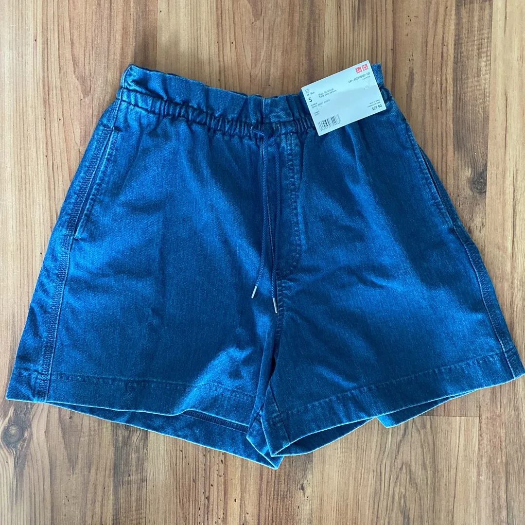 Uniqlo Denim Jersey Shorts - Size Small photo 1