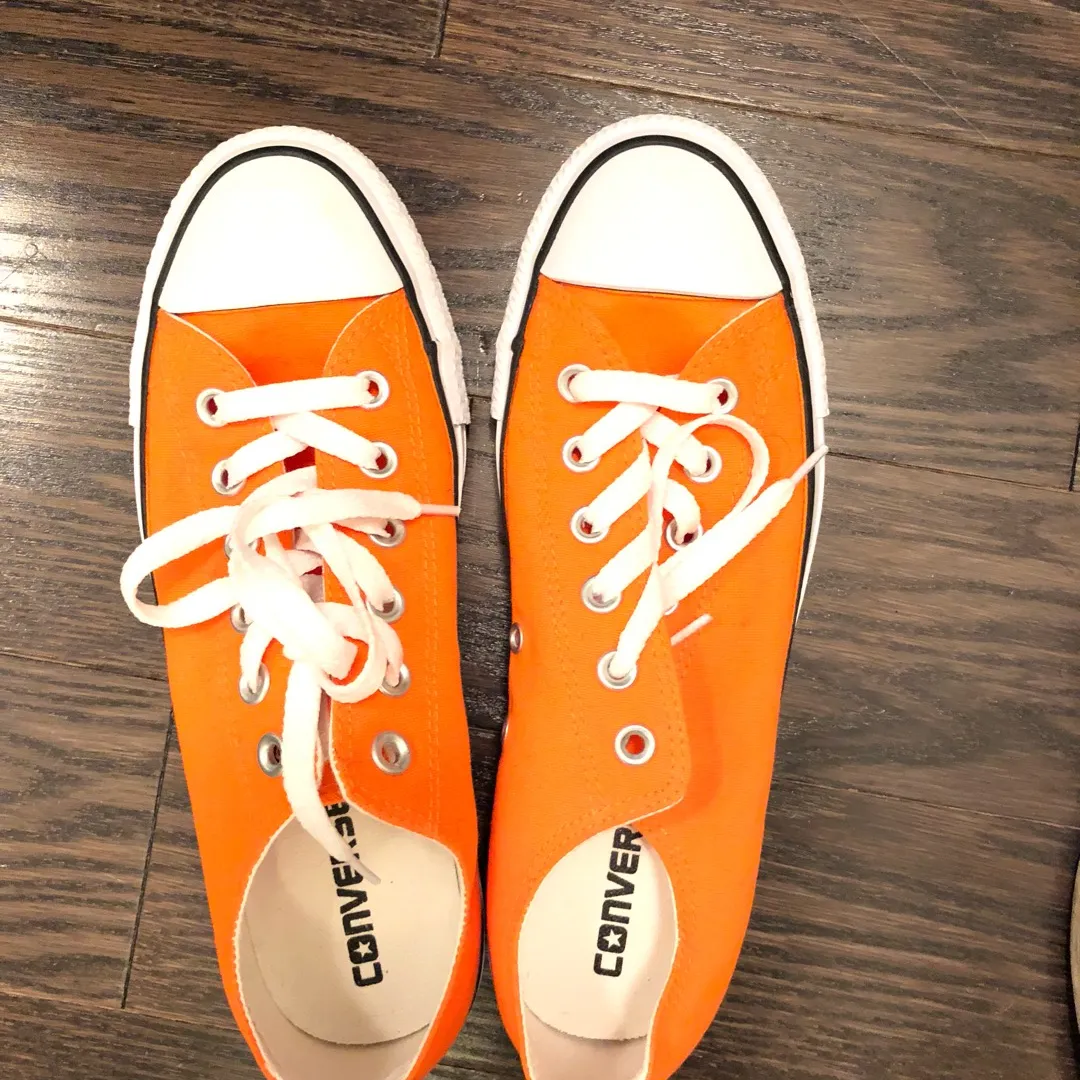 Orange Converse Size 8 Women photo 1