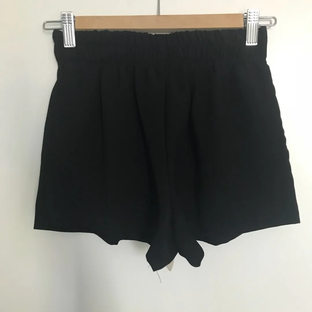 Forever 21 Black Shorts With Beige Ribbon Bowtie Size XS photo 3