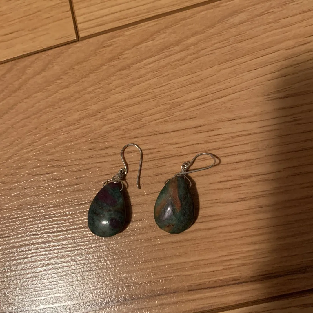 Stone earrings photo 1