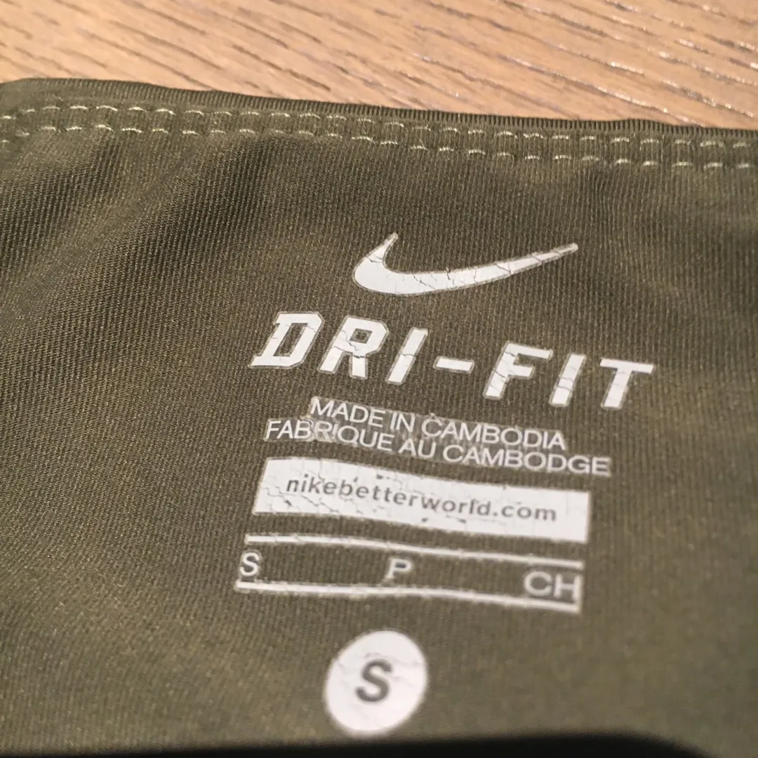 Nike S Cropped Workout Pants / Leggings photo 3