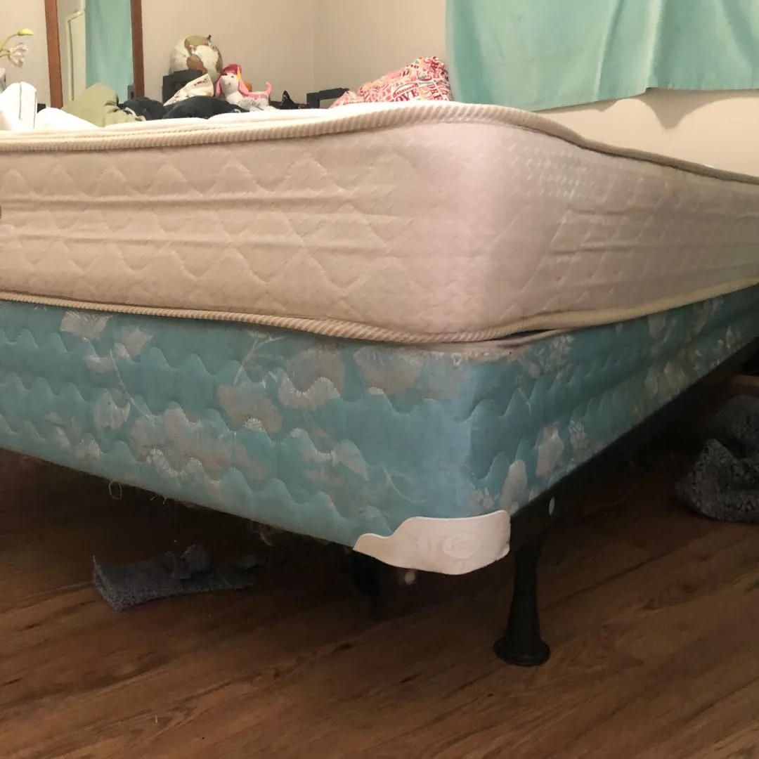 Double Mattress, Boxspring And Frame photo 1