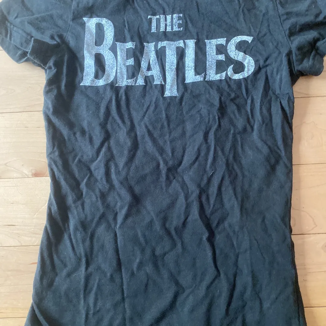 Xs Beatles Shirt photo 1