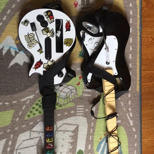 Two Guitars One Xbox One Wii photo 1