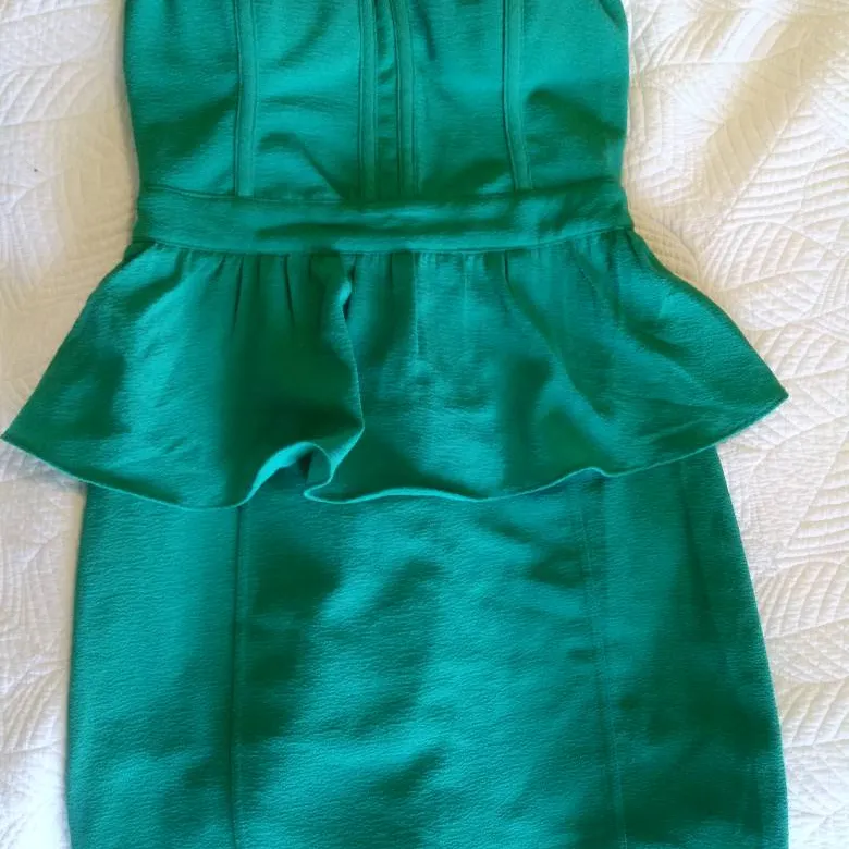 Green Dress From Urban Outfitters +  Necklace photo 1