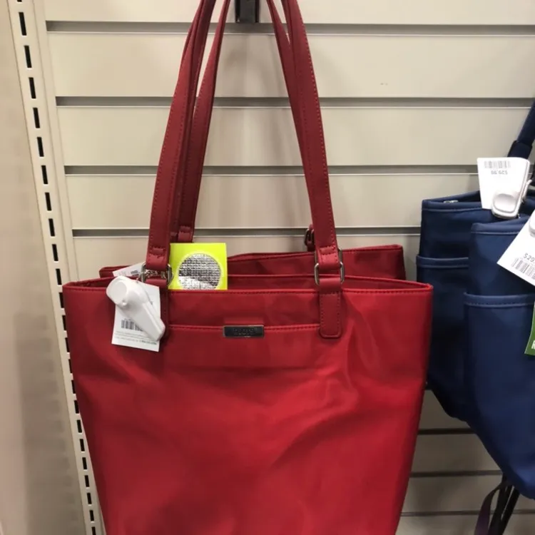 ISO This Type Of Bag In Red Or Dark Blue. Something to use In... photo 1