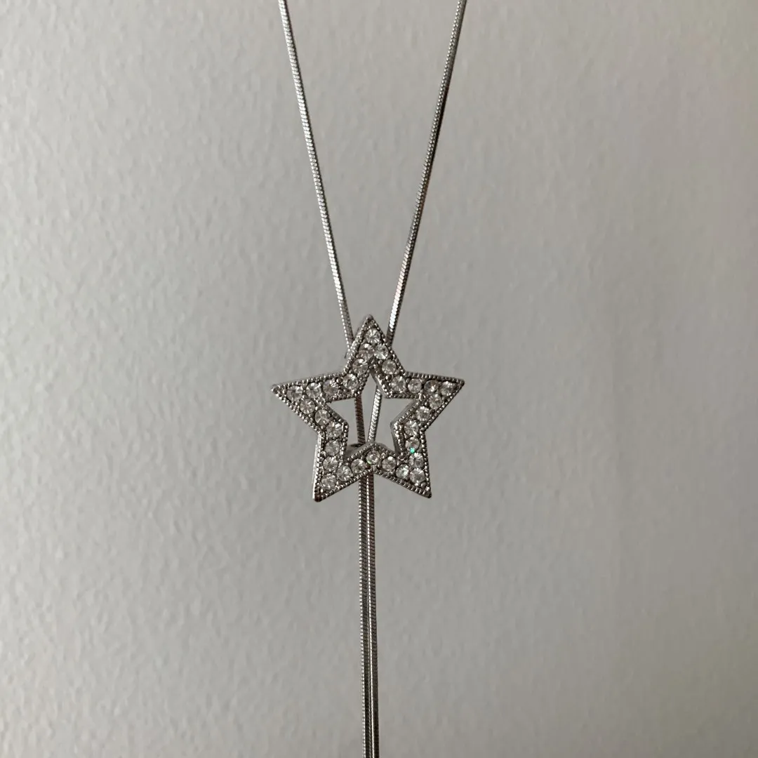 BNIB Adjustable Crystal Encrusted Star Necklace photo 3