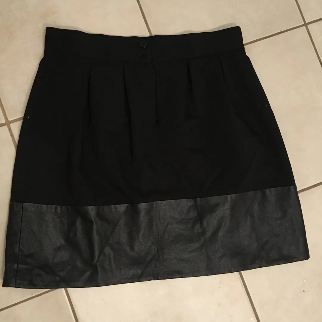 Re Bunz- Zara Skirt Size M photo 4