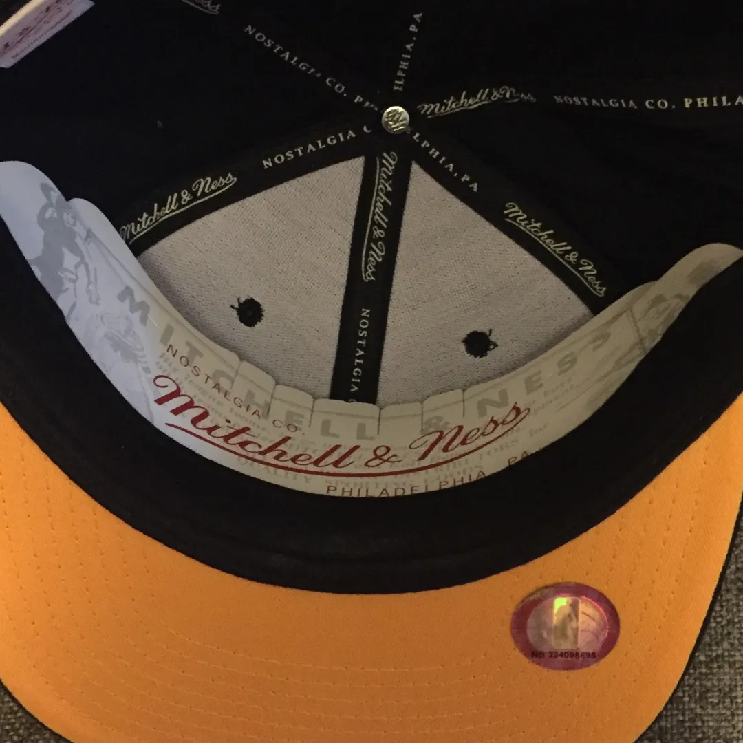 BNWT Mitchell & Ness Los Angeles Lakers Hat/Cap! photo 4