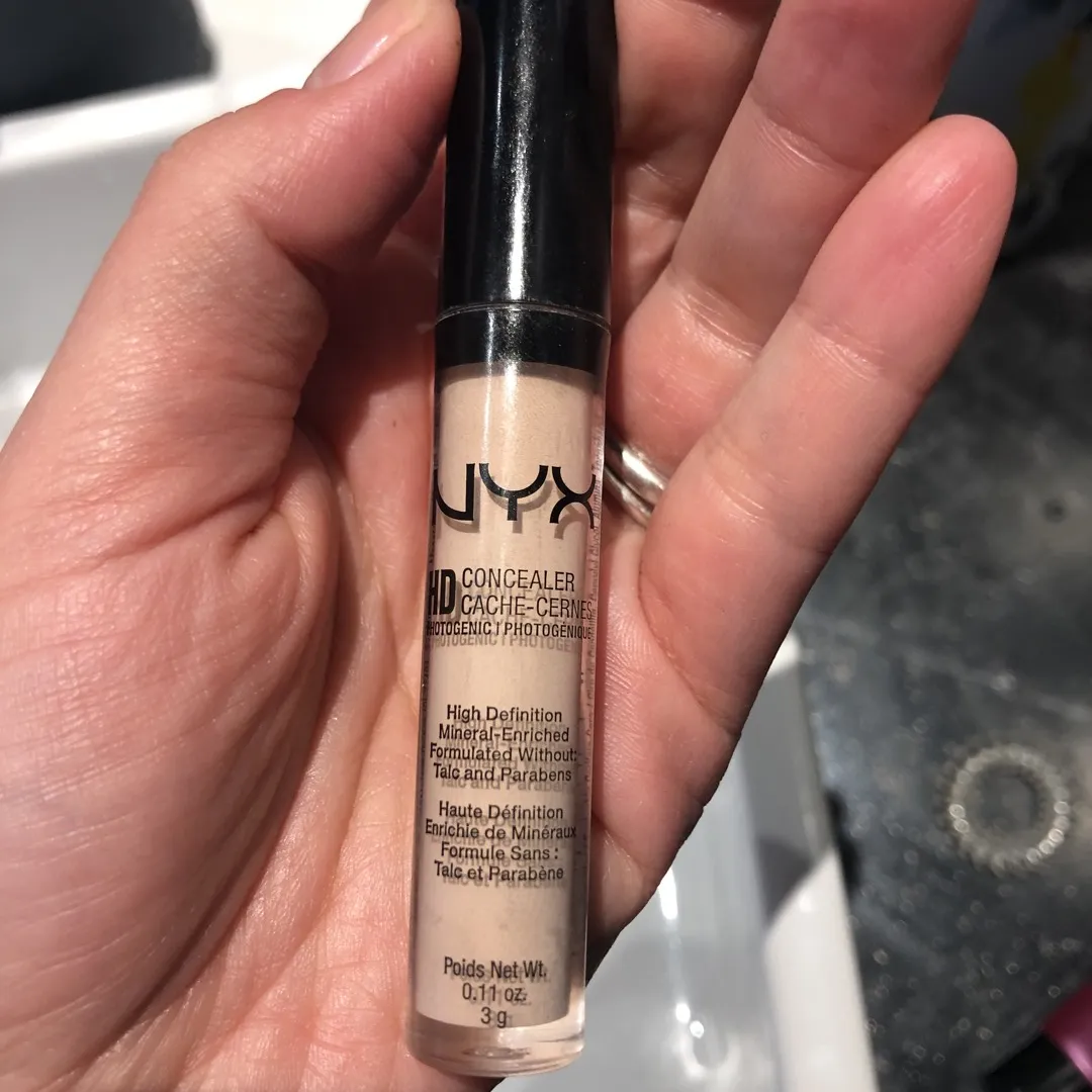 NYX concealer In 02 photo 1