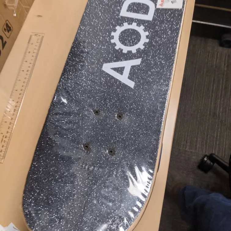 New Mid-Size Skateboard With Wheels That Light Up photo 1