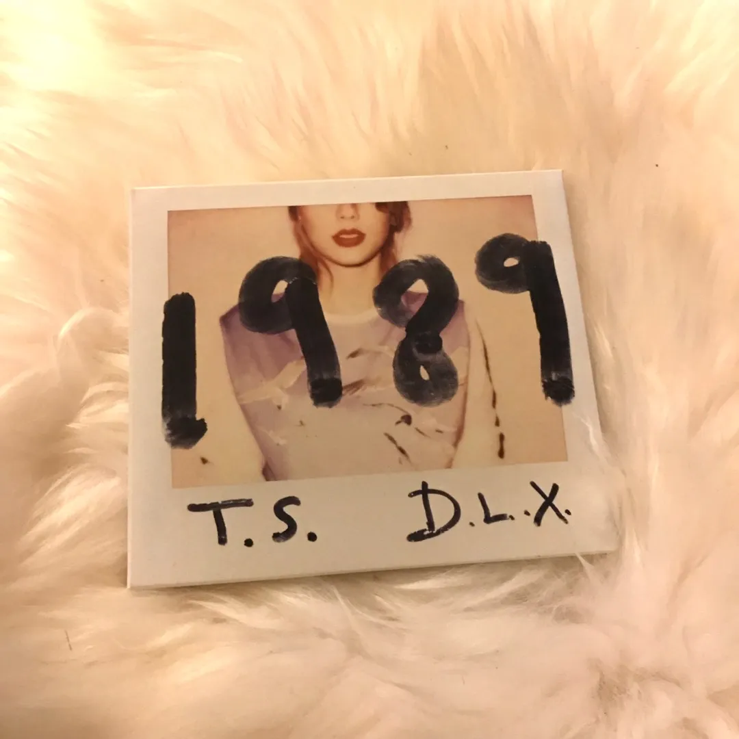 Taylor Swift 1989 Deluxe CD photo 1