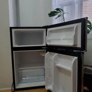 Mini fridge photo 3