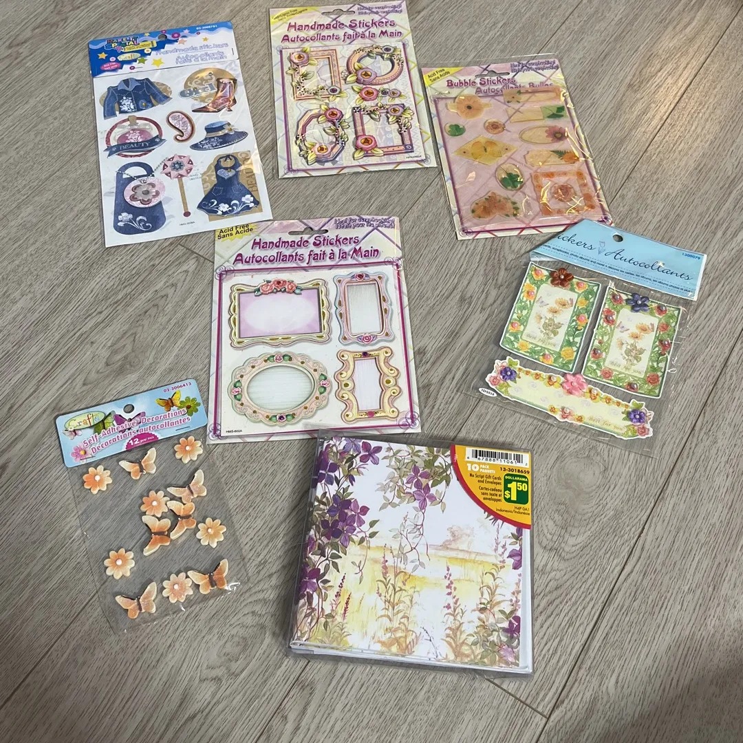 Unopened Stickers And Cards photo 1