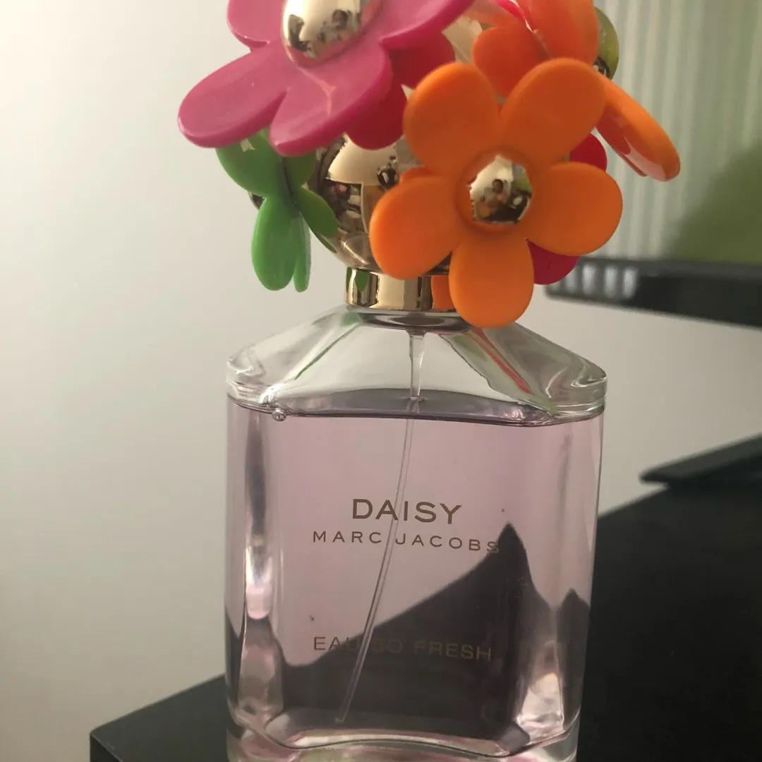 Marc Jacobs Daisy Eau So Fresh Perfume photo 1