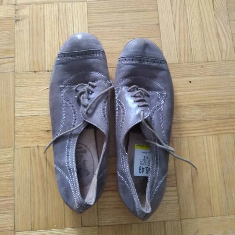 Leather Shoes Size 8-8.5 photo 1
