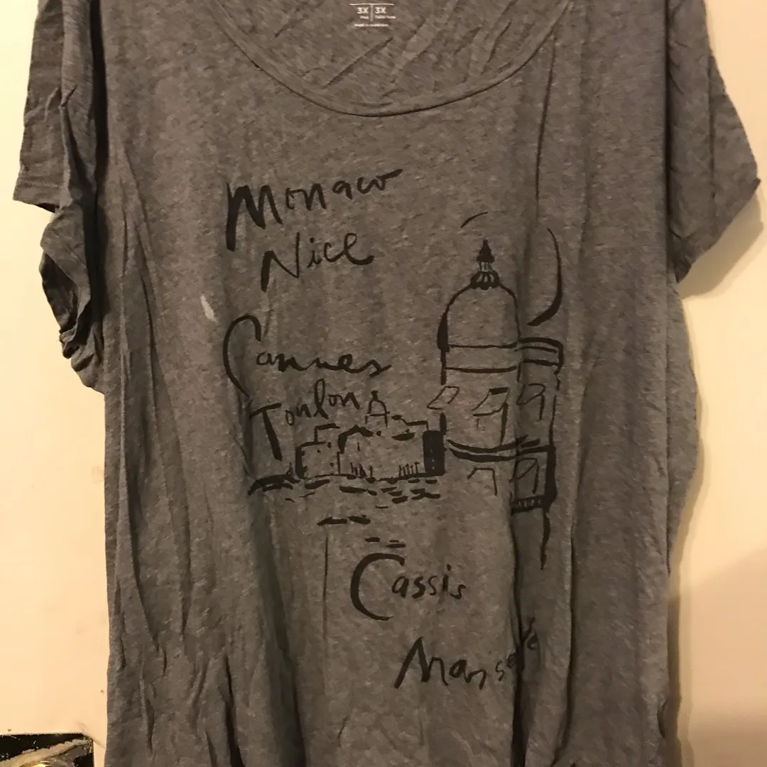 Old Navy Gray Graphic T-Shirt photo 1