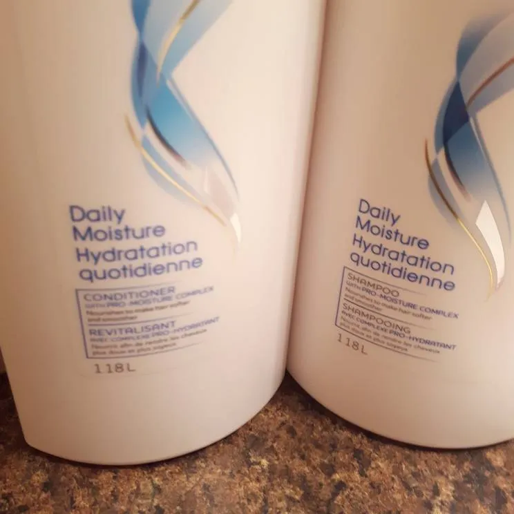DOVE Daily Moisture Hydration Shampoo & Conditioner 1.18L Eac... photo 3