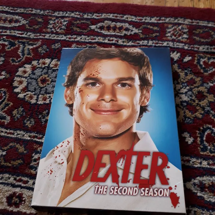 Dexter Season 2 photo 1
