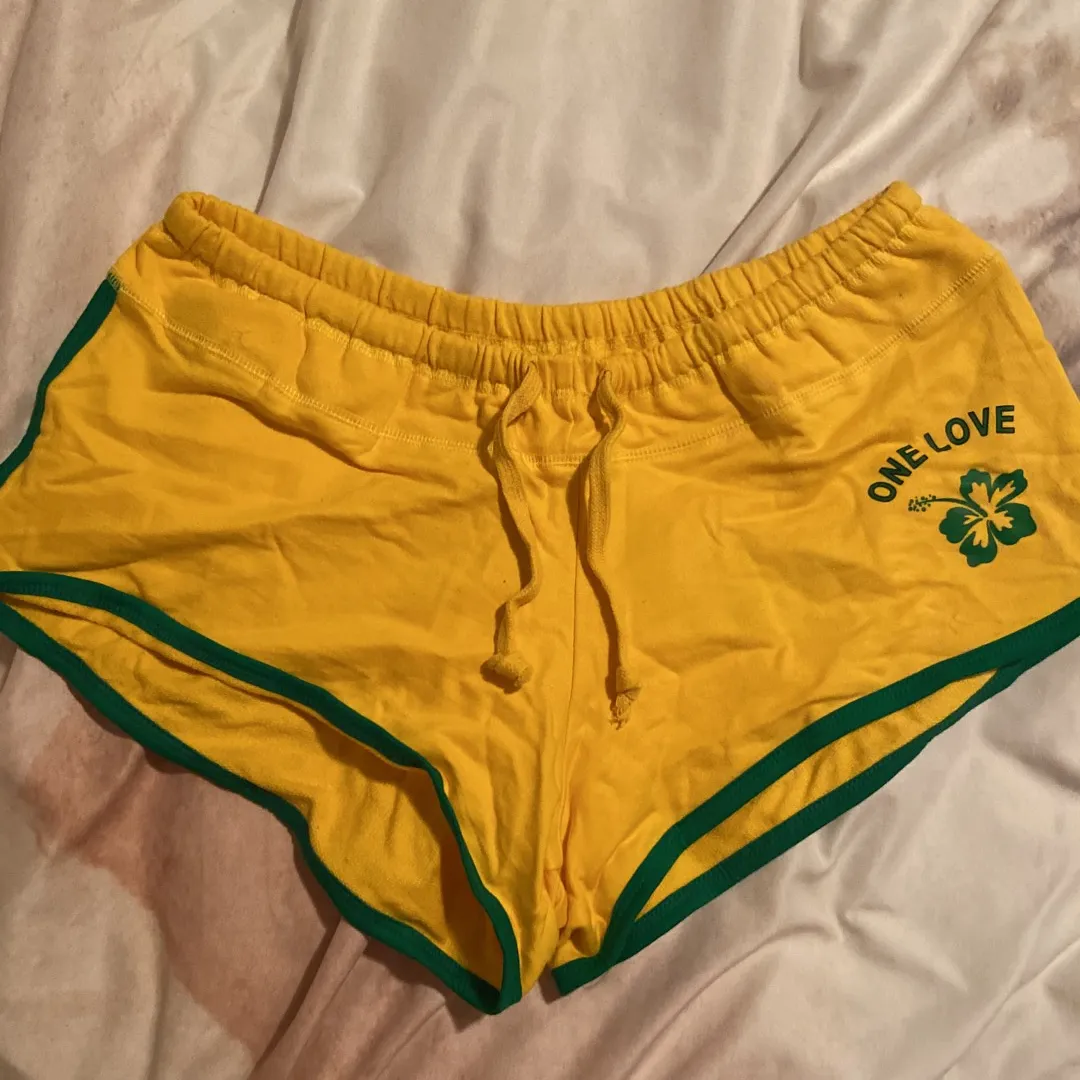 Jamaica bootie Shorts photo 1