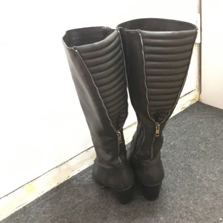 Size 7W Wide Calf Boots photo 4