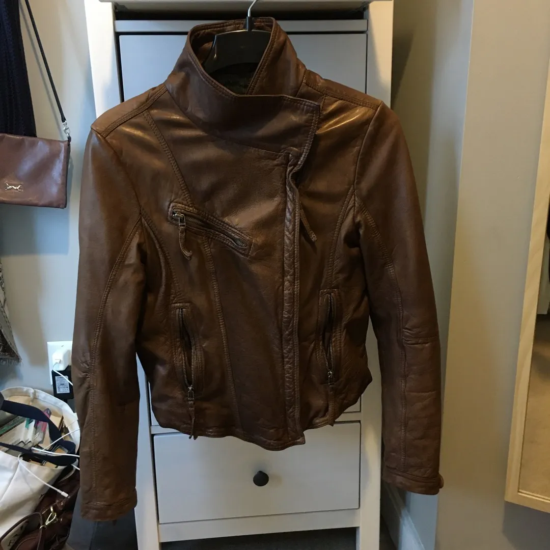 Danier Leather Size Medium Women’s Jacket photo 1