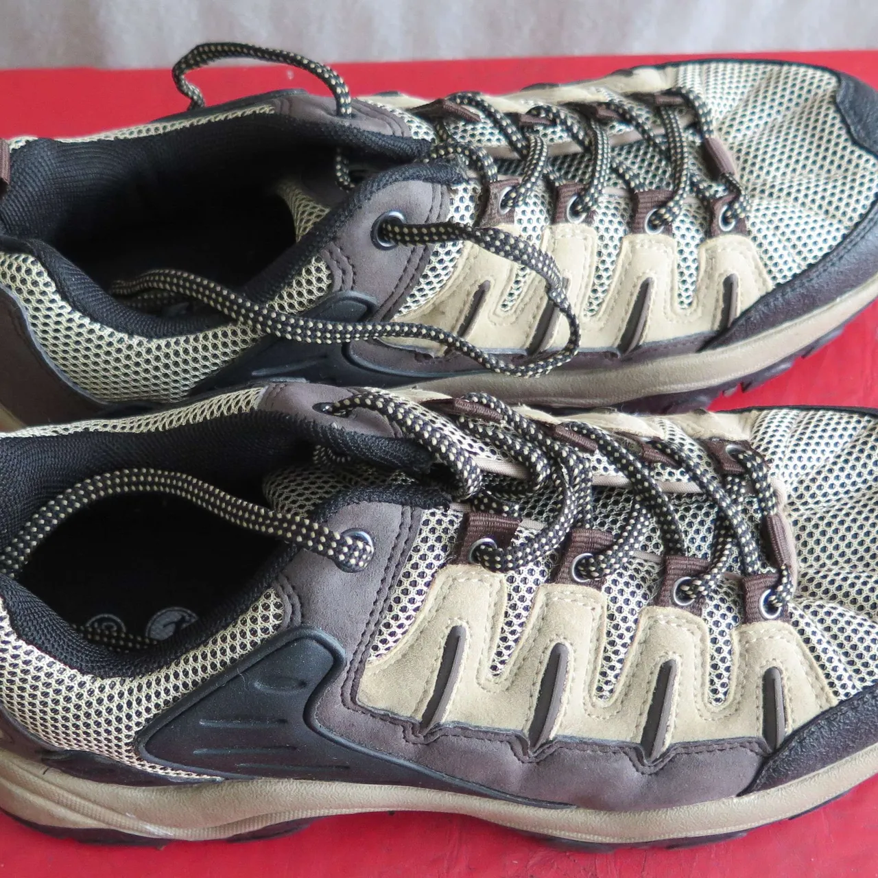 size 6.5 (European 40) sneakers Cliff NEW UNUSED NYT photo 1