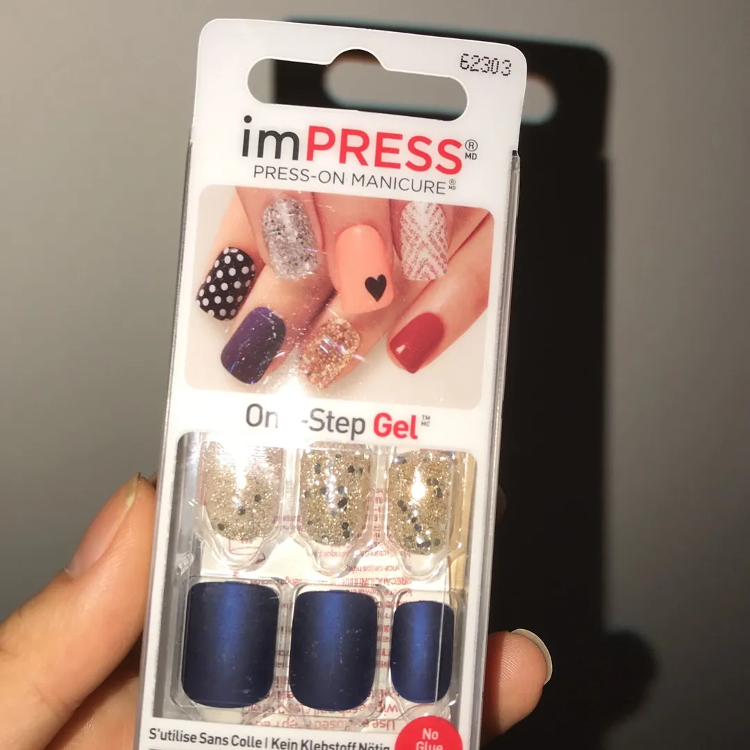 Cute Navy And Accent Nail Press-Ons photo 1