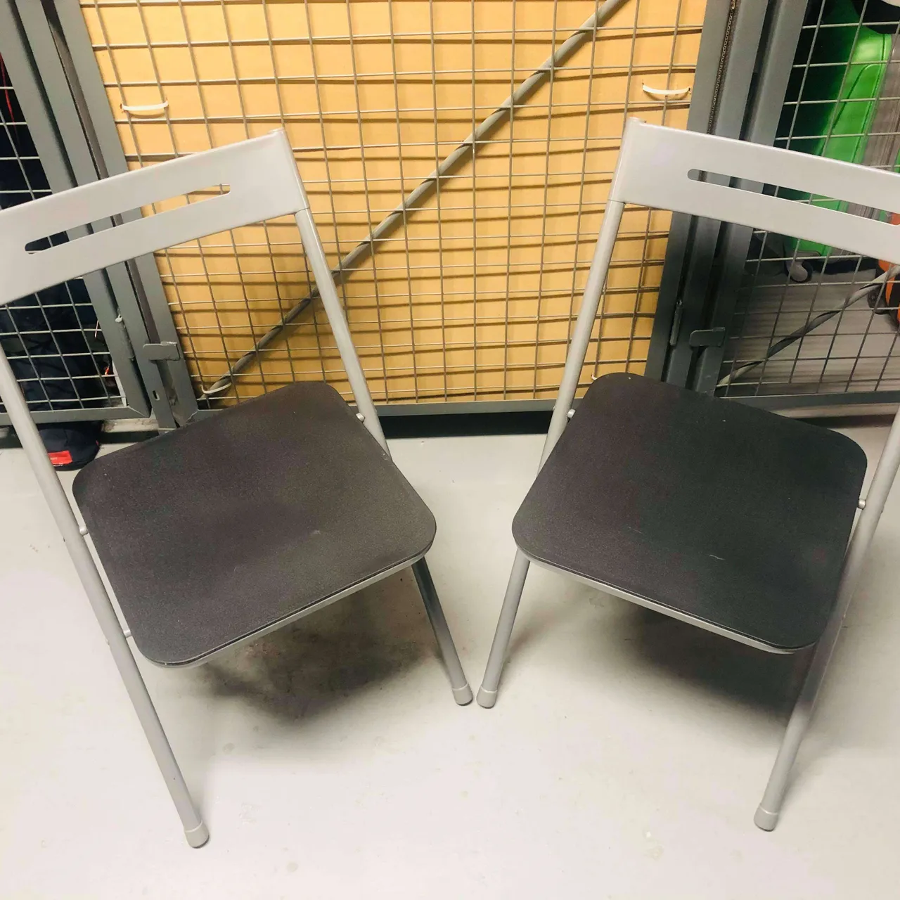 Foldable chairs x2 photo 1