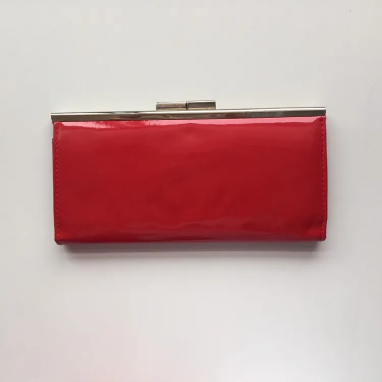 Red Wallet photo 1